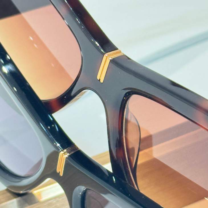 Picture of Balmain Sunglasses _SKUfw80238599fw